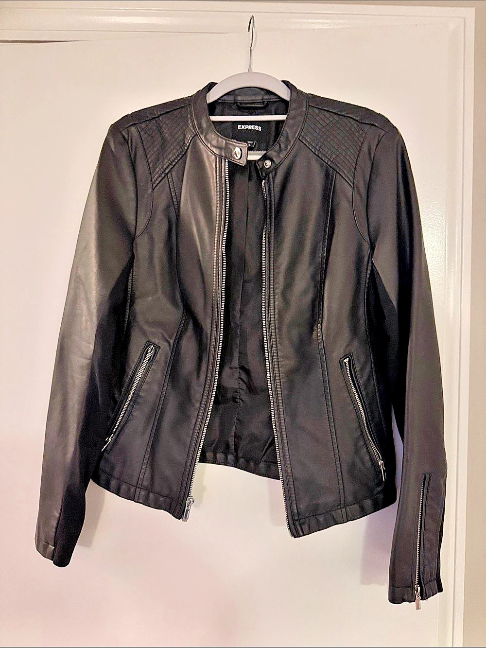 NWOT Express Faux Leather Quilted Shoulder Moto Jacket Black Medium